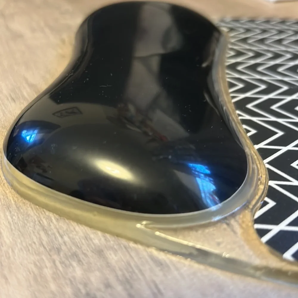 Mouse pad - wrist gel bump - NWOT